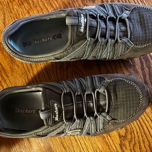 Skechers women’s bikers slip on.